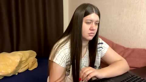 Snapshot of aletta_oushen chatting on December 2024 01:17:01 PM Aletta Oushen online show from December 2024 01:17:01 PM