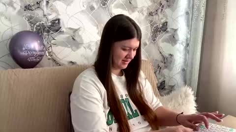 Snapshot of aletta_oushen chatting on February 2025 07:13:02 AM Aletta Oushen online show from February 2025 07:13:02 AM