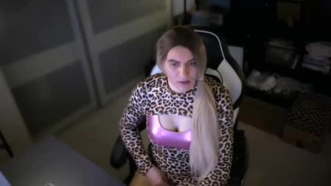 Leyla Leg online show from April 2026 10:14:02 PM