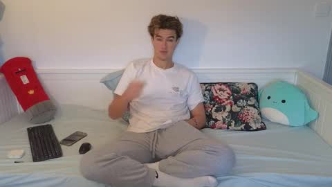 Snapshot of alex83530 chatting on December 2025 08:30:01 AM Alex83530 online show from December 2025 08:30:01 AM