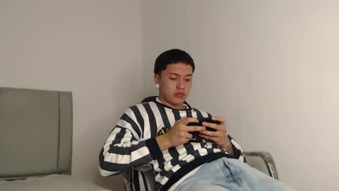 Snapshot of alex__lover chatting on May 2026 06:20:01 AM Owen online show from May 2026 06:20:01 AM