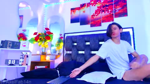 sneider online show from September 2025 08:32:02 PM