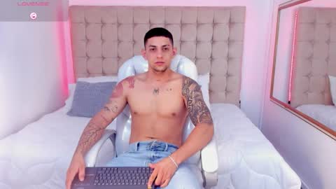 alex online show from November 2025 12:17:01 PM