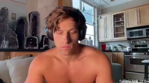 Snapshot of alex_islive chatting on July 2026 06:15:01 PM Alex Stone online show from July 2026 06:15:01 PM