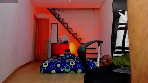 i am Alex online show from December 2024 03:37:02 AM