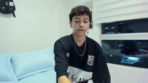 Residente0xxx online show from January 2025 12:04:01 AM