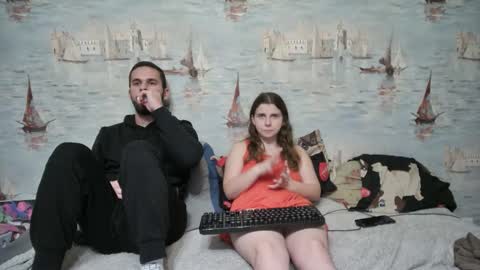 Alex and Sarah online show from October 2025 10:30:02 PM