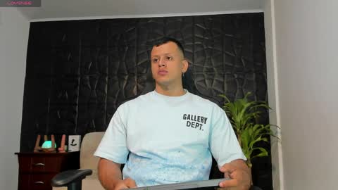 Snapshot of alex_tower chatting on March 2026 03:33:01 PM Alex Towers online show from March 2026 03:33:01 PM