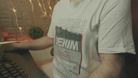 Alex online show from December 2025 02:28:01 AM