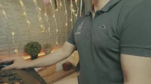 Alex online show from December 2025 02:02:02 PM