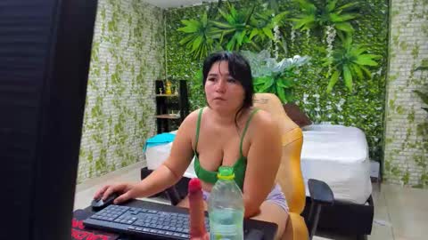 alexa1aome online show from December 2025 08:27:02 PM