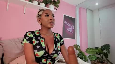 Snapshot of alexa_bonnie1 chatting on December 2024 01:28:02 AM Alexandra online show from December 2024 01:28:02 AM