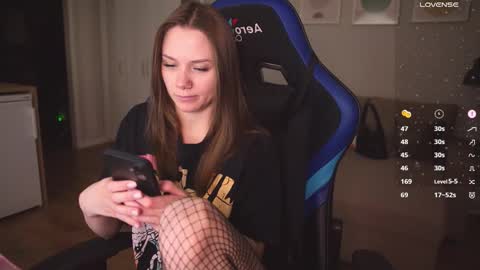 Snapshot of alexa_feels chatting on February 2026 04:58:02 PM Little Duck homie online show from February 2026 04:58:02 PM