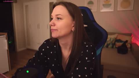 Snapshot of alexa_feels chatting on February 2026 04:29:01 PM Little Duck homie online show from February 2026 04:29:01 PM