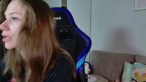 Snapshot of alexa_feels chatting on April 2026 04:37:01 PM Little Duck homie online show from April 2026 04:37:01 PM