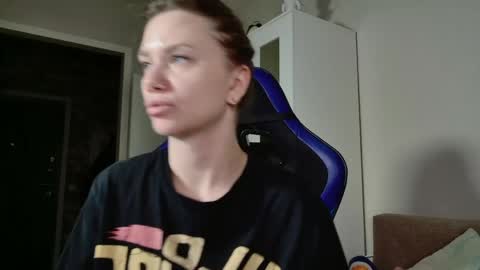 Snapshot of alexa_feels chatting on April 2026 04:37:02 PM Little Duck homie online show from April 2026 04:37:02 PM