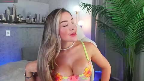 Alejandra online show from September 2025 11:26:01 PM