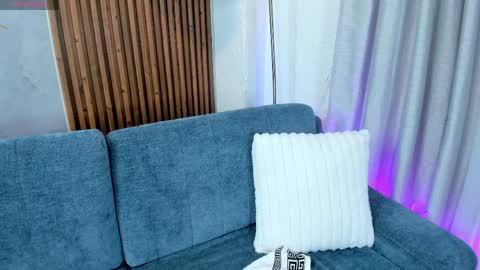 alexa_foxx27 online show from May 2026 07:41:01 PM