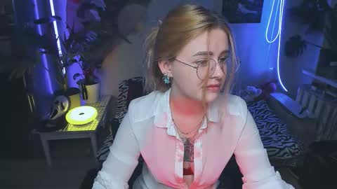 alexa_pirs online show from November 2025 02:52:02 PM