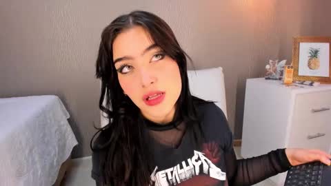 Snapshot of alexa_thaylor_ chatting on December 2024 09:00:02 PM Alexa Thaylor online show from December 2024 09:00:02 PM