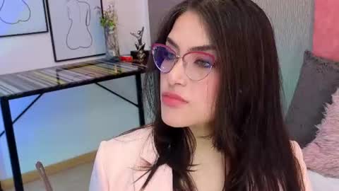 Alexa Thaylor online show from June 2026 04:04:02 PM