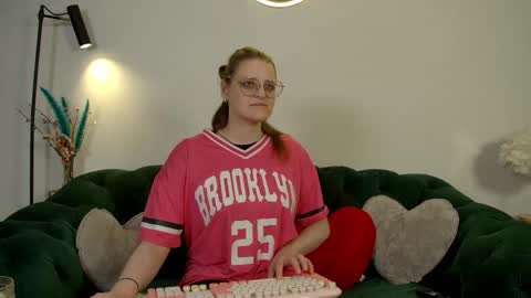 Snapshot of alexaavery chatting on May 2026 06:21:03 AM AlexaAvery online show from May 2026 06:21:03 AM