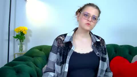 Snapshot of alexaavery chatting on June 2026 06:51:02 AM AlexaAvery online show from June 2026 06:51:02 AM
