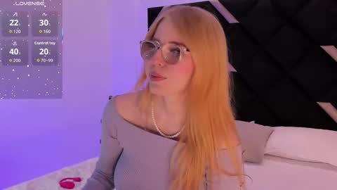 Snapshot of alexahandler chatting on September 2025 04:02:02 AM Alexa Handler online show from September 2025 04:02:02 AM