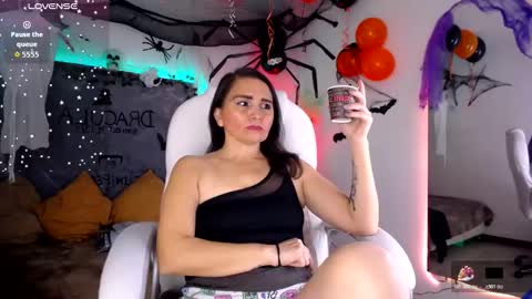 Alexa Moon online show from October 2025 05:02:02 PM