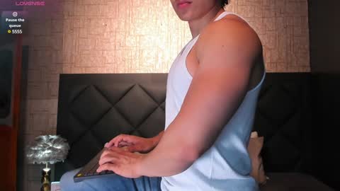Snapshot of alexander_classy chatting on February 2025 08:09:02 AM Alex online show from February 2025 08:09:02 AM