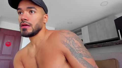 Snapshot of alexander_martines chatting on December 2024 06:02:02 PM Onlyfansalexmartinezwb Instagram alexwbmartinez Twitter martinezcb937 online show from December 2024 06:02:02 PM