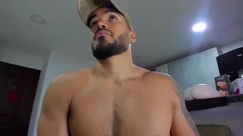Snapshot of alexander_martines chatting on January 2025 02:25:01 AM Onlyfansalexmartinezwb Instagram alexwbmartinez Twitter martinezcb937 online show from January 2025 02:25:01 AM