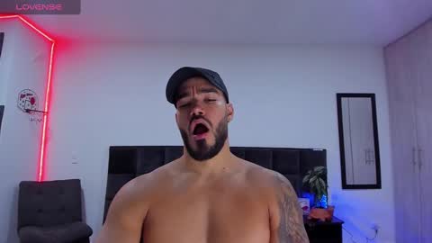 Snapshot of alexander_martines chatting on January 2025 01:15:01 AM Onlyfansalexmartinezwb Instagram alexwbmartinez Twitter martinezcb937 online show from January 2025 01:15:01 AM