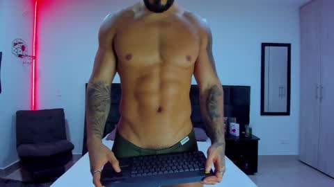 Snapshot of alexander_martines chatting on February 2025 04:15:01 AM Onlyfansalexmartinezwb Instagram alexwbmartinez Twitter martinezcb937 online show from February 2025 04:15:01 AM
