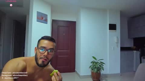 Snapshot of alexander_martines chatting on September 2025 10:43:01 PM Onlyfansalexmartinezwb Instagram alexwbmartinez Twitter martinezcb937 online show from September 2025 10:43:01 PM