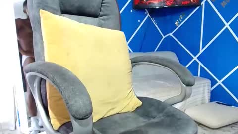 Snapshot of alexander_megan chatting on November 2025 01:04:02 PM alexander online show from November 2025 01:04:02 PM