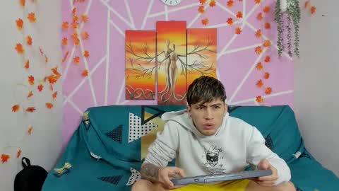 chicos hot online show from October 2025 01:44:01 PM