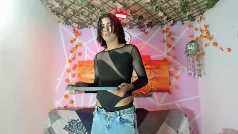 chicos hot online show from February 2026 03:18:01 AM