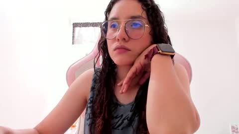 alexandra clauss online show from December 2025 09:09:01 PM