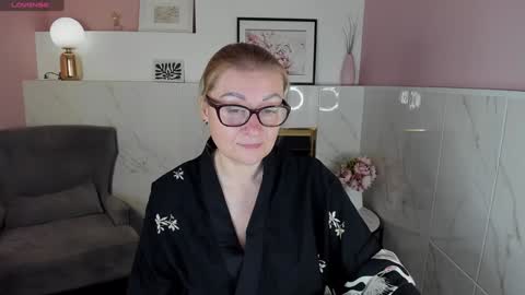 Alexandra online show from December 2024 01:43:02 PM