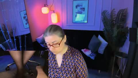 Alexandra online show from April 2026 09:20:02 PM