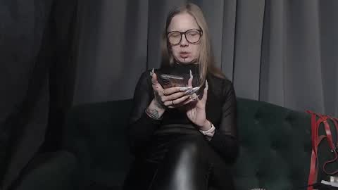 Alexandra online show from April 2026 09:45:01 AM