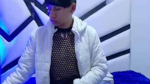 Alexandro online show from November 2025 07:05:02 PM