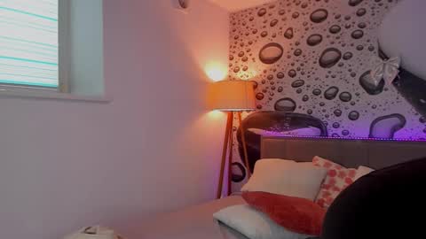 Snapshot of alexawilds chatting on February 2026 12:06:01 PM AlexaWilds online show from February 2026 12:06:01 PM