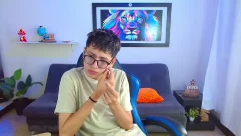 Snapshot of alexcum_18 chatting on June 2026 01:37:01 PM alex online show from June 2026 01:37:01 PM