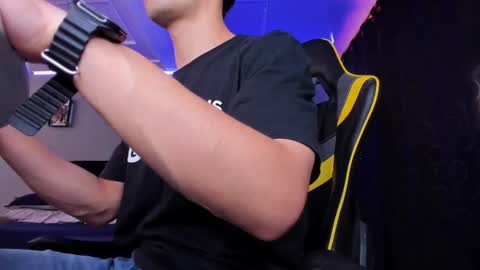 alexgiraldo__ online show from October 2025 01:12:02 PM