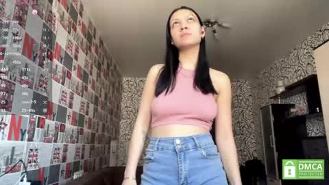 Snapshot of alexiaficke chatting on May 2026 08:41:01 AM Emila online show from May 2026 08:41:01 AM