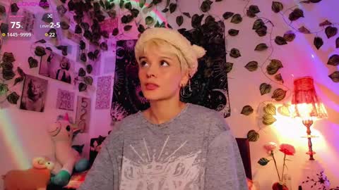 Snapshot of alexiafisher_ chatting on February 2025 07:10:02 PM Alex online show from February 2025 07:10:02 PM