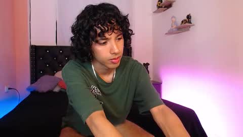 Alexis online show from October 2025 07:22:02 PM