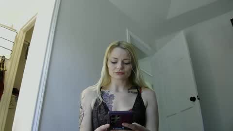 alexisafterdarkx online show from June 2026 08:33:01 PM